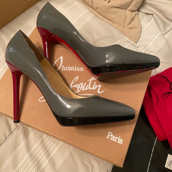 Christian Louboutin - Picture 3 of 6